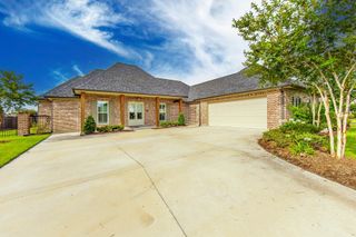 449 Glenwild Dr, Thibodaux, LA 70301