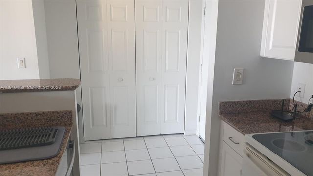 1155 Brickell Bay Dr 3007, Miami, FL 33131