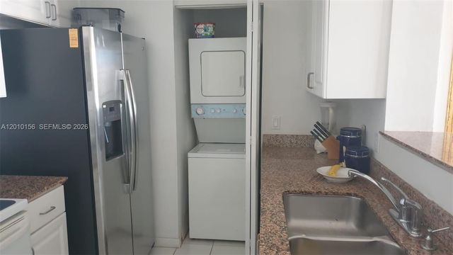 1155 Brickell Bay Dr 3007, Miami, FL 33131