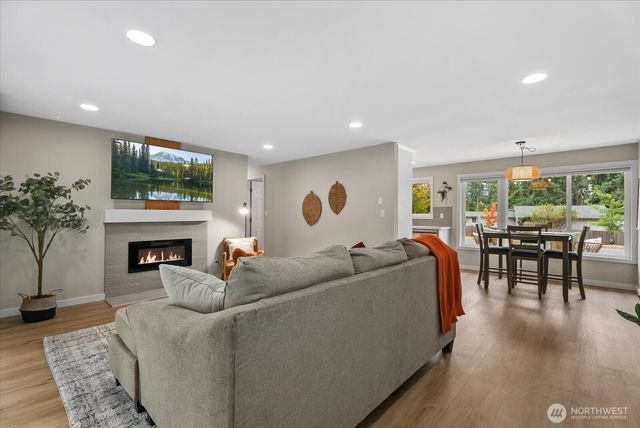 23007 63rd Avenue W, Mountlake Terrace, WA 98043