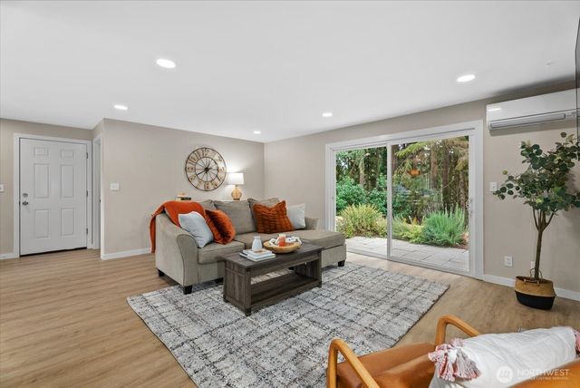 23007 63rd Avenue W, Mountlake Terrace, WA 98043