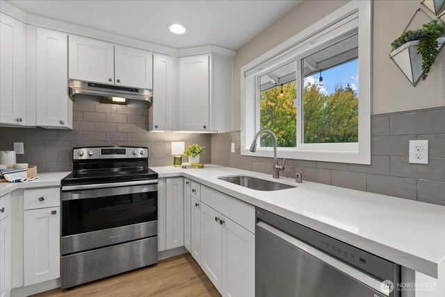 23007 63rd Avenue W, Mountlake Terrace, WA 98043