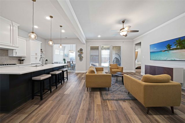 2812 Creswick Drive, Mansfield, TX 76084