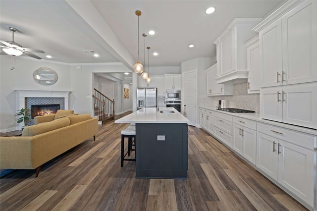 2812 Creswick Drive, Mansfield, TX 76084