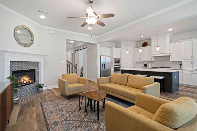 2812 Creswick Drive, Mansfield, TX 76084