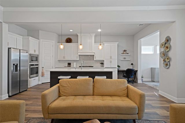 2812 Creswick Drive, Mansfield, TX 76084