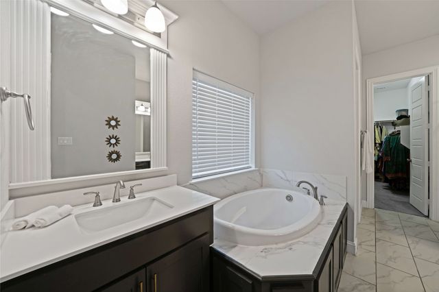 2812 Creswick Drive, Mansfield, TX 76084