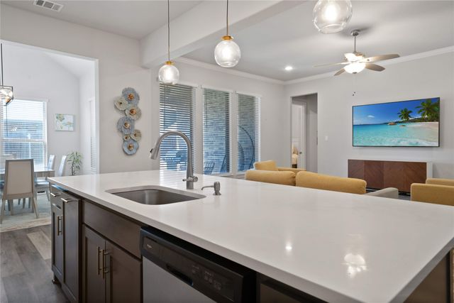 2812 Creswick Drive, Mansfield, TX 76084