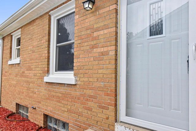 4113 S Austin STREET, Milwaukee, WI 53207