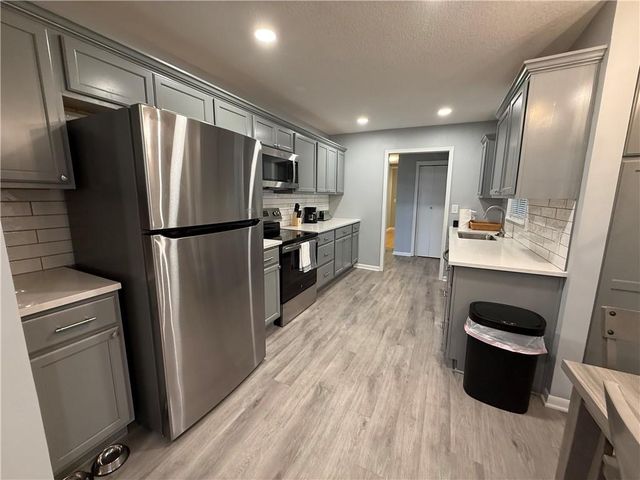 6100 Englewood Avenue, Raytown, MO 64133