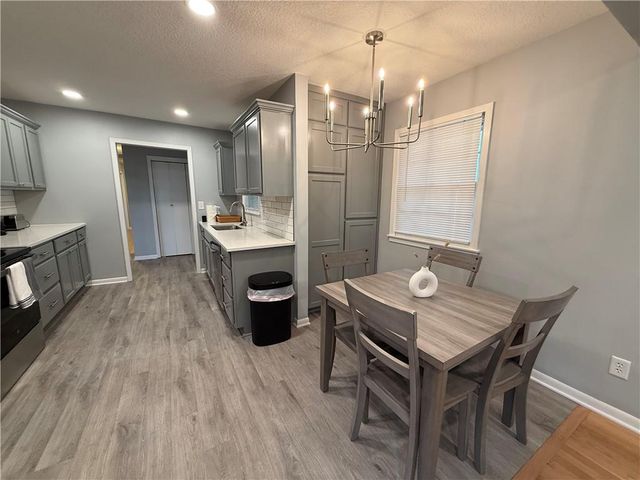 6100 Englewood Avenue, Raytown, MO 64133