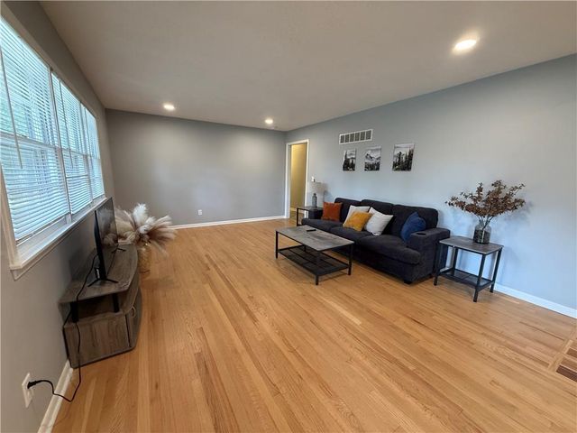 6100 Englewood Avenue, Raytown, MO 64133
