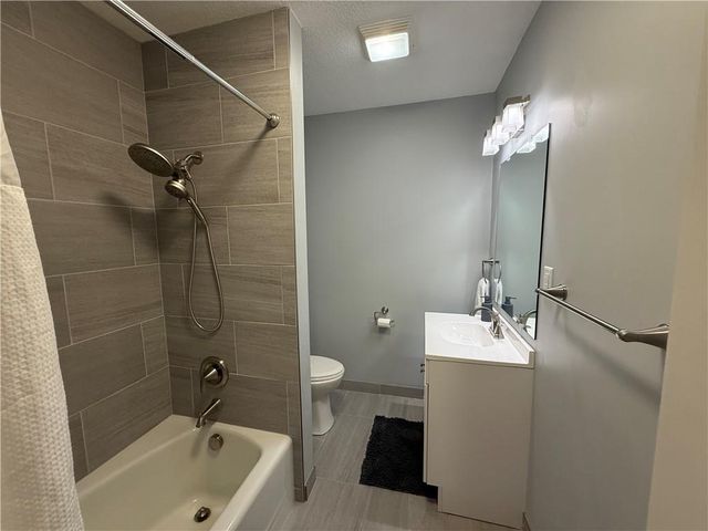 6100 Englewood Avenue, Raytown, MO 64133