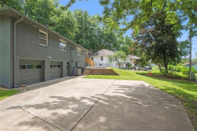 6100 Englewood Avenue, Raytown, MO 64133