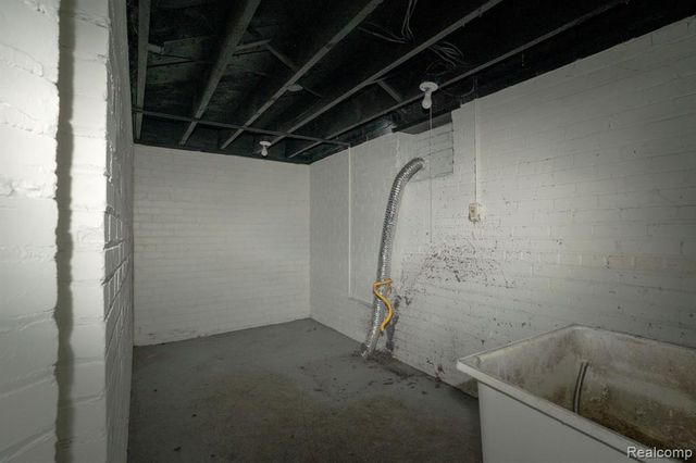 16503 Ohio Street, Detroit, MI 48221