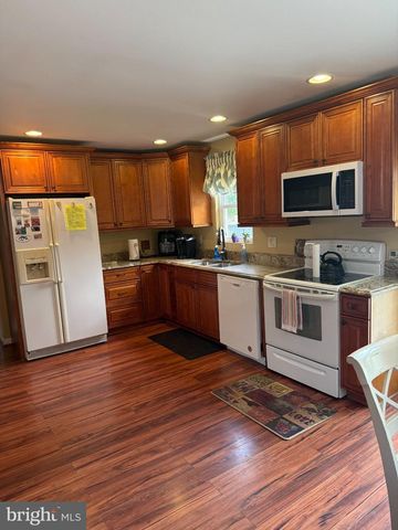 3 LAUFFER LN, Sewell, NJ 08080
