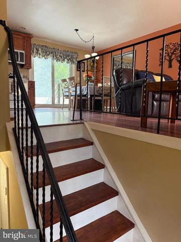 3 LAUFFER LN, Sewell, NJ 08080