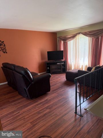 3 LAUFFER LN, Sewell, NJ 08080