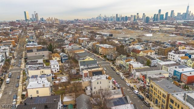 85 Arlington Ave, Jersey City, NJ 07305