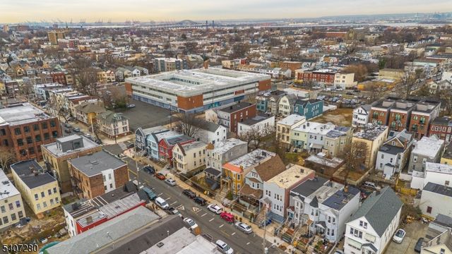 85 Arlington Ave, Jersey City, NJ 07305