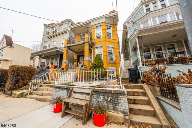 85 Arlington Ave, Jersey City, NJ 07305