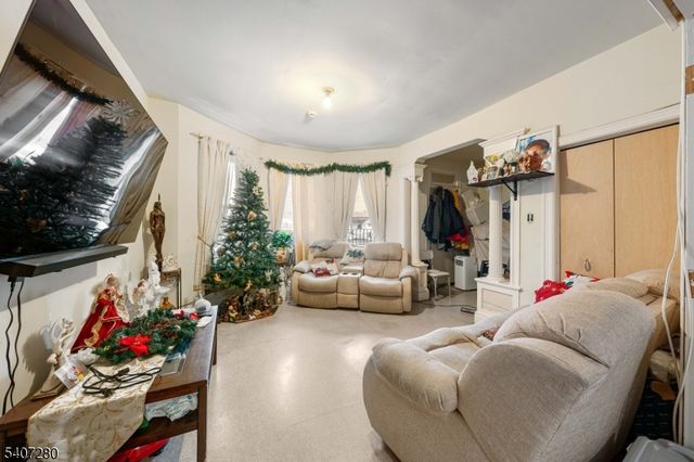 85 Arlington Ave, Jersey City, NJ 07305