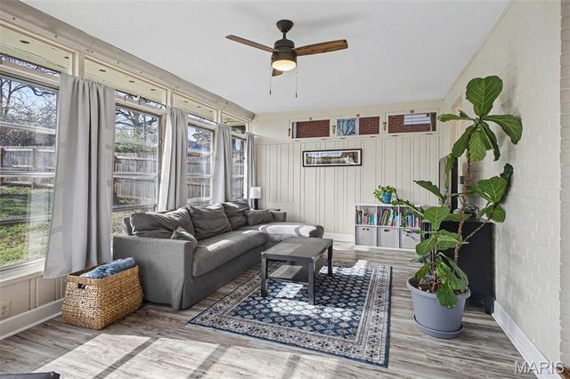 819 Blossom Lane, Rock Hill, MO 63119