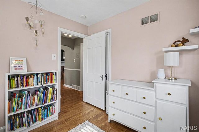 819 Blossom Lane, Rock Hill, MO 63119