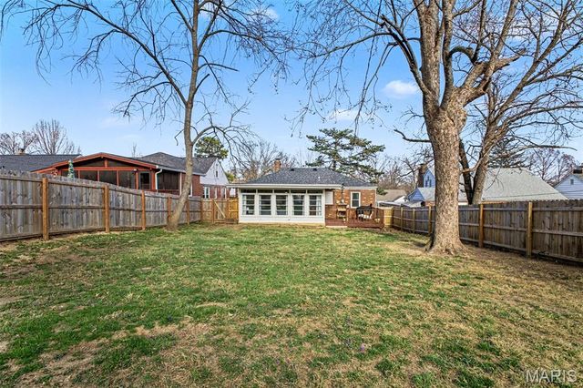 819 Blossom Lane, Rock Hill, MO 63119