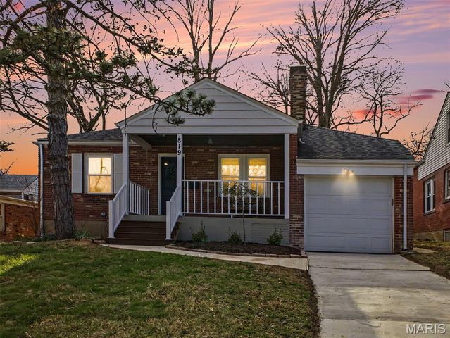 819 Blossom Lane, Rock Hill, MO 63119