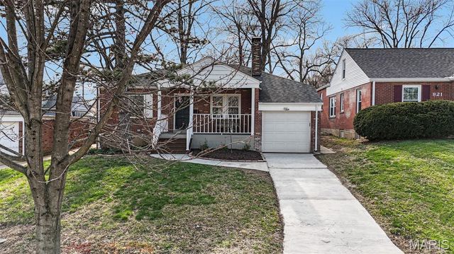 819 Blossom Lane, Rock Hill, MO 63119
