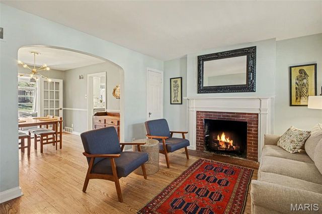 819 Blossom Lane, Rock Hill, MO 63119