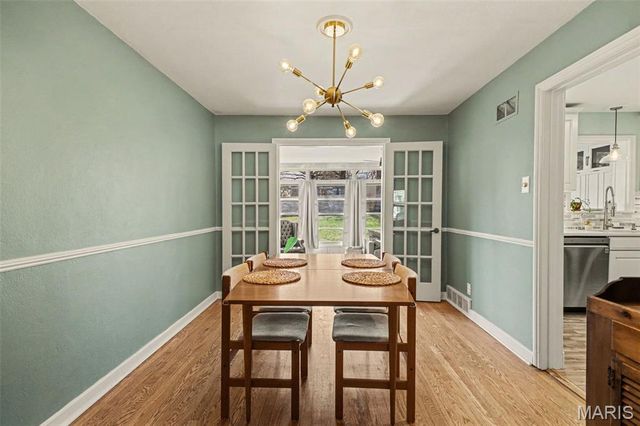 819 Blossom Lane, Rock Hill, MO 63119