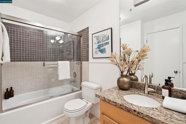 2530 Oak Rd 201, Walnut Creek, CA 94597