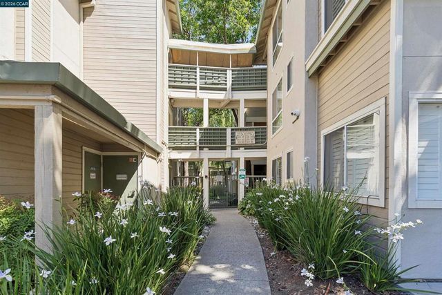 2530 Oak Rd 201, Walnut Creek, CA 94597