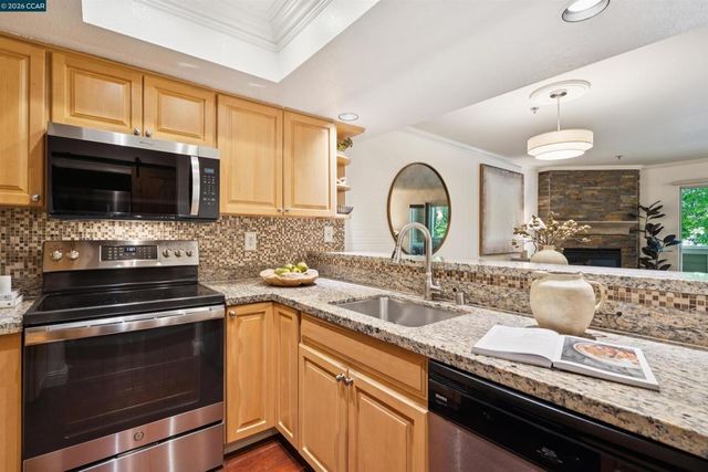 2530 Oak Rd 201, Walnut Creek, CA 94597