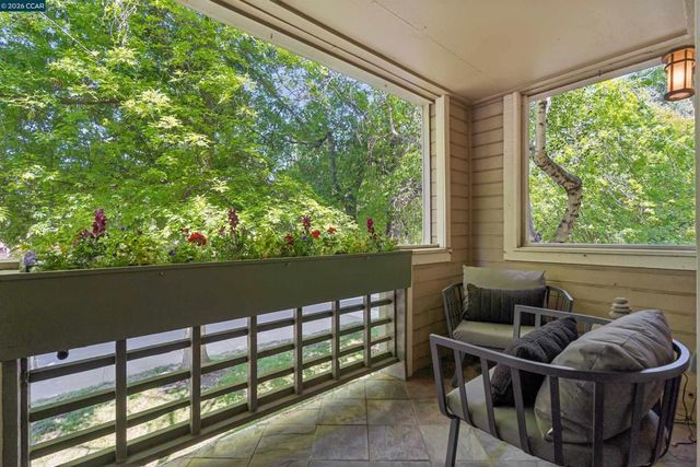 2530 Oak Rd 201, Walnut Creek, CA 94597