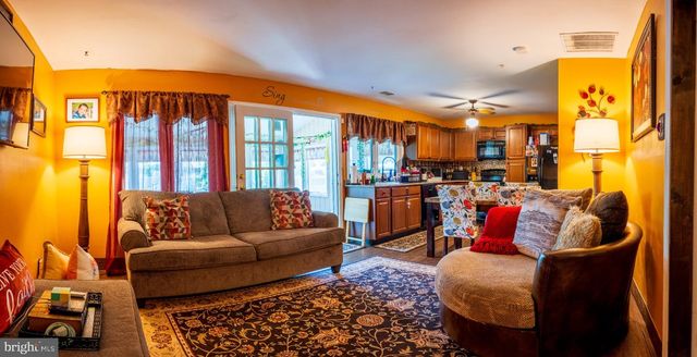 19 PRITCHARD LN, Sicklerville, NJ 08081