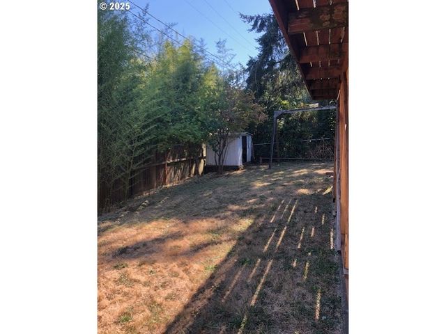 2765 ALMADEN St, Eugene, OR 97405