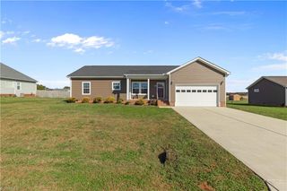 1133 Knox Farms Boulevard, Woodleaf, NC 27054