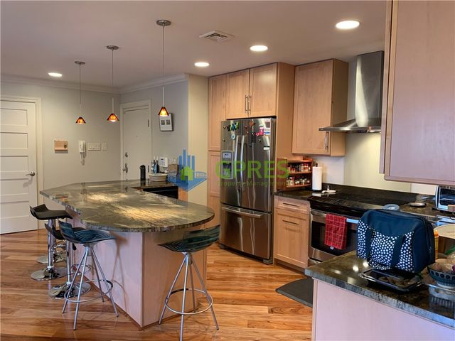 5425 5th Ave 105, Shadyside, PA 15232