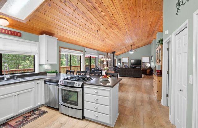 1062 Fairway, Murphys, CA 95247