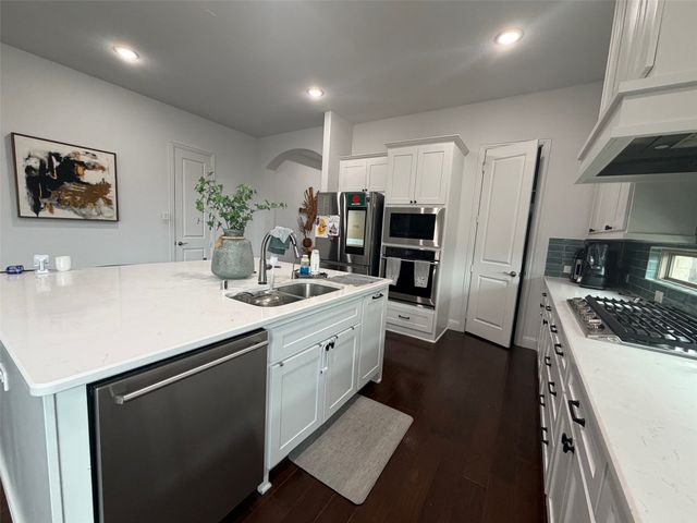 12513 Royal Oaks Lane, Farmers Branch, TX 75234