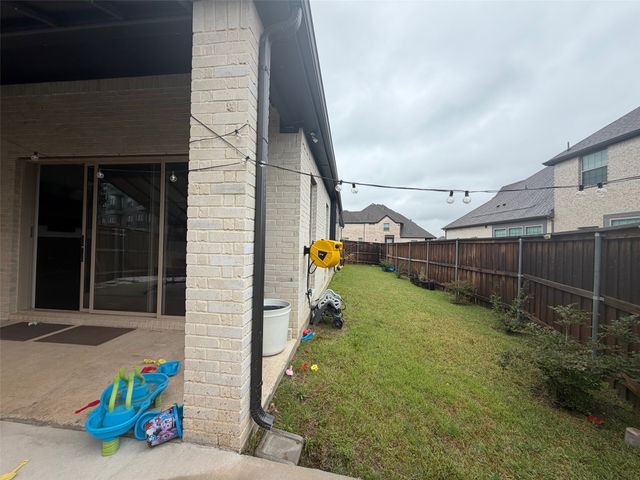 12513 Royal Oaks Lane, Farmers Branch, TX 75234