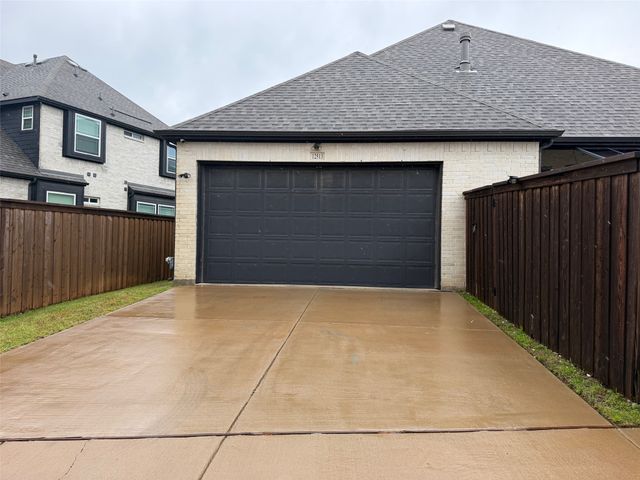 12513 Royal Oaks Lane, Farmers Branch, TX 75234