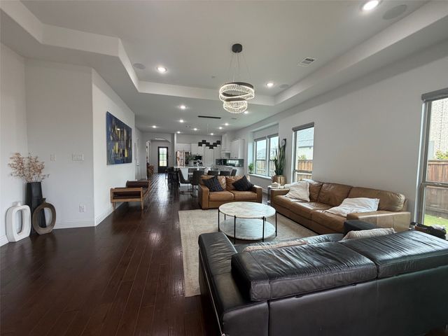 12513 Royal Oaks Lane, Farmers Branch, TX 75234