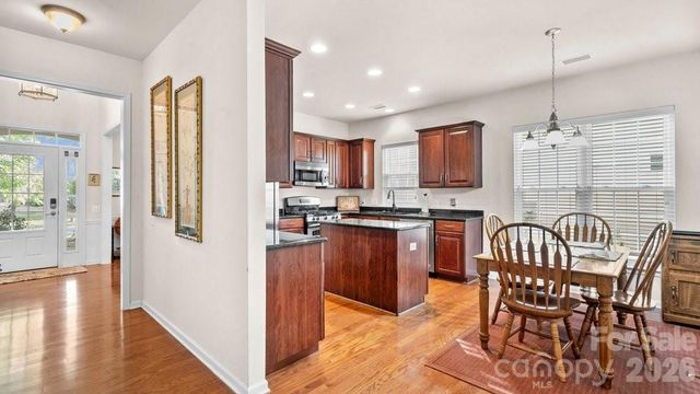 6913 Saranac Lane, Matthews, NC 28105