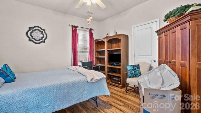 6913 Saranac Lane, Matthews, NC 28105