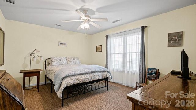 6913 Saranac Lane, Matthews, NC 28105