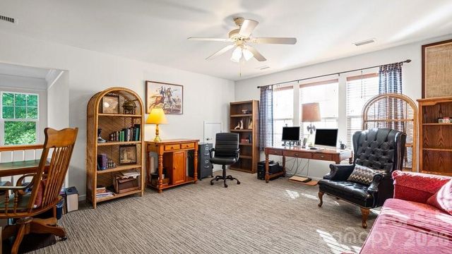 6913 Saranac Lane, Matthews, NC 28105